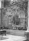Eglise Saint-Vulfran, vue intérieure : détail des grilles de choeur