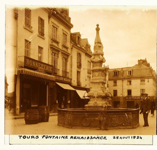 Tours. Fontaine renaissance