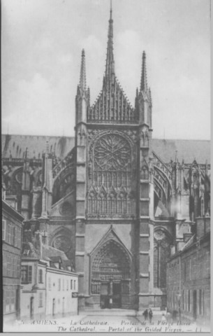La cathédrale - Portail de la Vierge dorée - The cathedral - Portal of the Gilded Virgin