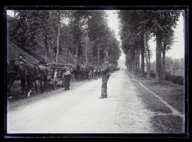 Manoeuvre du 4 juin 1904 - le convoi route de Picquigny