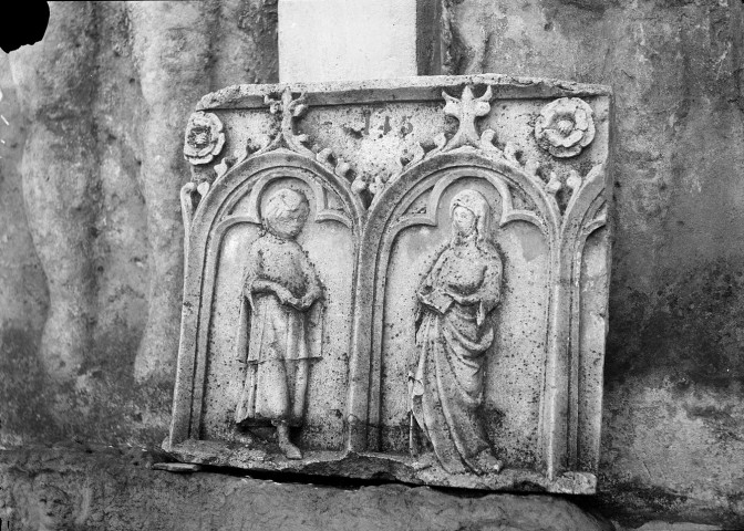 Epinal. Musée Chaumousey : plaque sculptée provenant de l'église