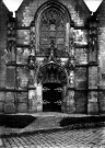 Eglise de Lihons, vue de détail : le portail