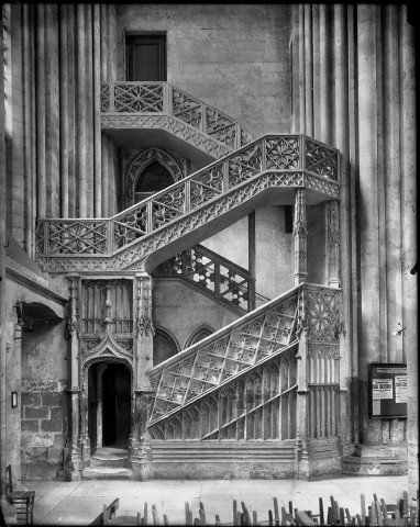 Rouen (Seine-Maritime). L'escalier des Libraires de la cathédrale