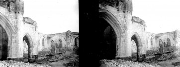 Arcatures d'une église en ruines