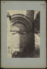 Saint-Germer-de-Fly. Porte murée de l'abbaye