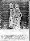 Le presbytère de Falvy : statue de sainte Barbe