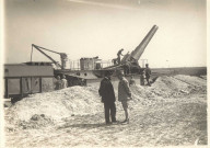 Mailly-le-Camp. Pièce d'artillerie de 400 mm pointée montée sur un wagon de chemin de fer