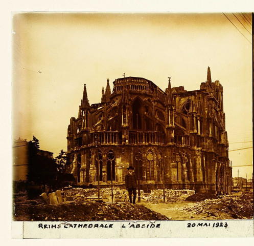 Reims. La cathédrale en ruines, l'abside