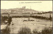 Carte postale intitulée "Lyon. Place de Bellecour et Coteau de Fourvière". Correspondance de Raymond Paillart à son fils Louis
