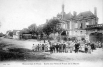 Ecole des Filles et Place de la Mairie