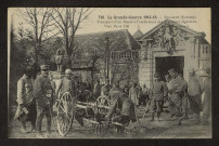 LA GRANDE GUERRE 1914-15. TILLOLOY (SOMME). TRANSPORT D'UN BLESSE A L'AMBULANCE DES TIRAILLEURS ALGERIENS