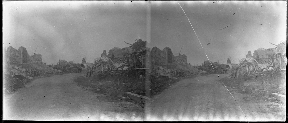 Ruines d'un village de la Somme dans le secteur de Roye ou de Chaulnes