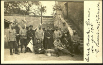 Entente cordiale entre soldats britanniques et français. Guerre 1914-15-16. Caporal Gustave Lecomte interprète