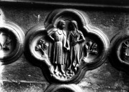 Cathédrale d'Amiens, vue de détail : les sculptures ornant les quadrilobes du portail gauche (les gémeaux)