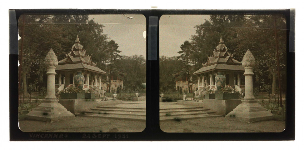 Vincennes. Exposition coloniale internationale : un temple asiatique