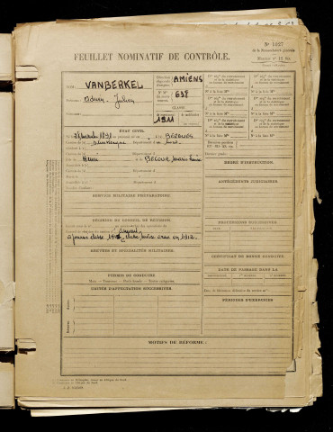 Vanberkel, Adrien Julien Henri, né le 28 mars 1891 à Bergues (Nord), classe 1911, matricule n° 638, Bureau de recrutement d'Amiens