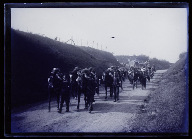 Manoeuvres d'octobre 1902 - route de Boves