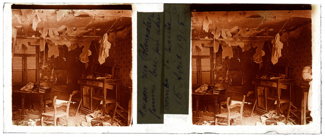 Rue Blanquetaque à Amiens. Intérieur de la maison détruite par la bombe du taube le 16 avril 1915 : 1 femme tuée
