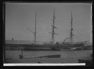 Vaisseau à voiles à Dunkerque près du port - mars 1896