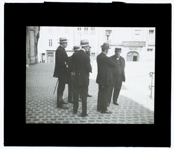 Pendant le Congrés -  Messieurs Ponche, Dubois et Bondois - août 1910
