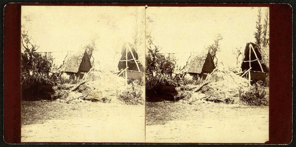 Beaucamps-le-Vieux. Les dégâts de la tornade du 10 août 1895 : une ferme complètement dévastée et éventrée
