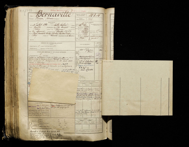 Bernaville, Horace Romain, né le 21 juillet 1891 à Sailly-Saillisel (Somme), classe 1911, matricule n° 414, Bureau de recrutement de Péronne