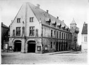 L'hôtel de ville de Clermont (Oise), construit par Charles IV