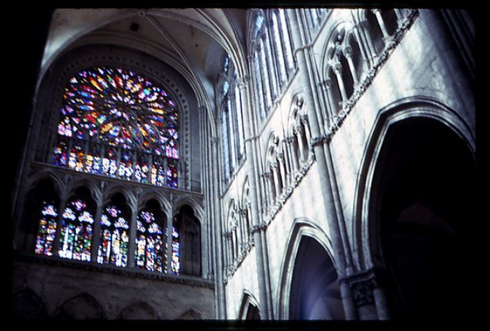 Amiens (Somme). La rose et le transept sud de la cathédrale