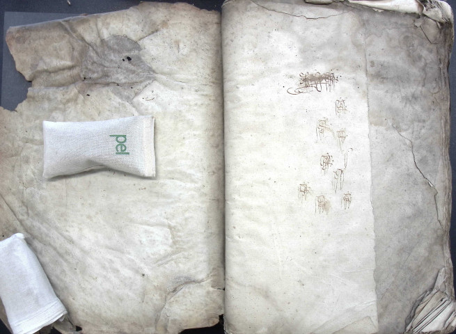 Etude de Me Jean Quignon à Amiens (étude n°22). Minutes de l'année 1584