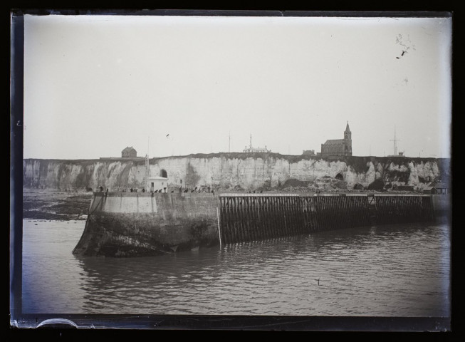 Dieppe - vue prise près de la jetée - septembre 1901