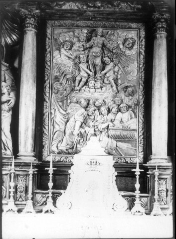 Le retable sculpté de l'autel de l'église de Vitermont
