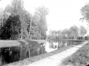 Paysage de la Somme : les bords du canal, vus du chemin de halage