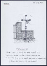 Framicourt : une des 5 croix de fer forgé qu'il reste dans le cimetière - (Reproduction interdite sans autorisation - © Claude Piette)