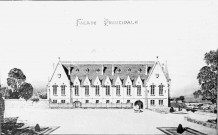 Projet de reconstruction du palais de justice d'Amiens : façade principale et coupe longitudinale
