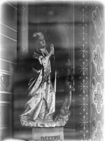 Musée de Picardie, sculpture représentant "la Vierge en prière"