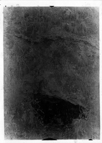 Une sépulture néolithique, découverte dans une grotte