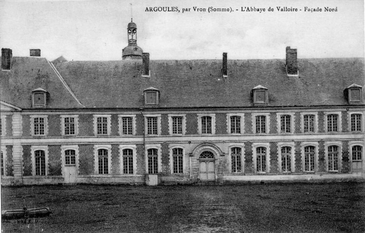 Argoules, par Vron (Somme). L'abbaye de Valloire. Façade Nord