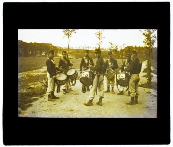 Ecole des tambours août 1905