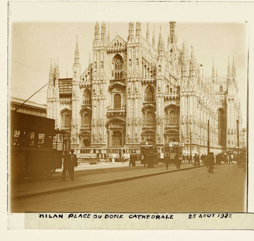 Milan. La piazza del Duomo, cathédrale