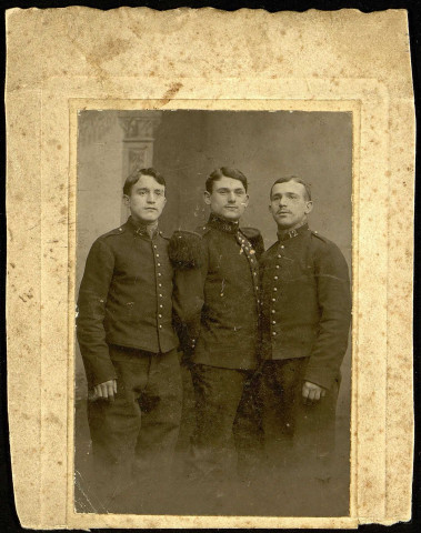Portrait en uniforme de Raoul, Paul et Augustin Caublot