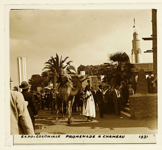 Vincennes. Exposition coloniale internationale : promenade en chameau