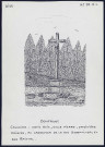 Domfront (Oise) : calvaire, croix de bois, socle pierre, jardinière en briques - (Reproduction interdite sans autorisation - © Claude Piette)
