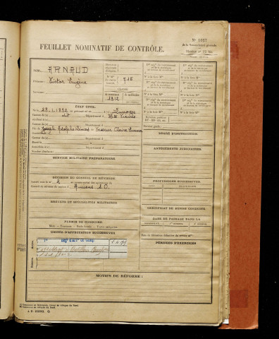 Arnaud, Victor Eugène, né le 28 janvier 1892 à Limoges (Haute-Vienne), classe 1912, matricule n° 715, Bureau de recrutement d'Amiens