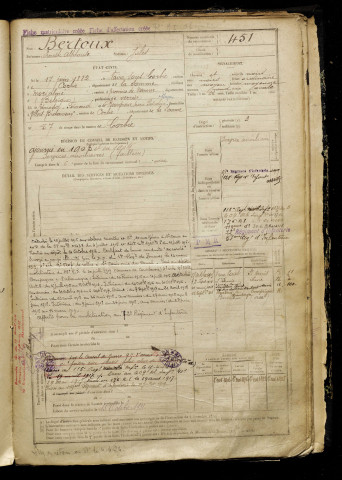 Bertoux, Ernest Alphonse, né le 17 juin 1882 à Vaire-sous-Corbie (Somme), classe 1902, matricule n° 451, Bureau de recrutement d'Amiens