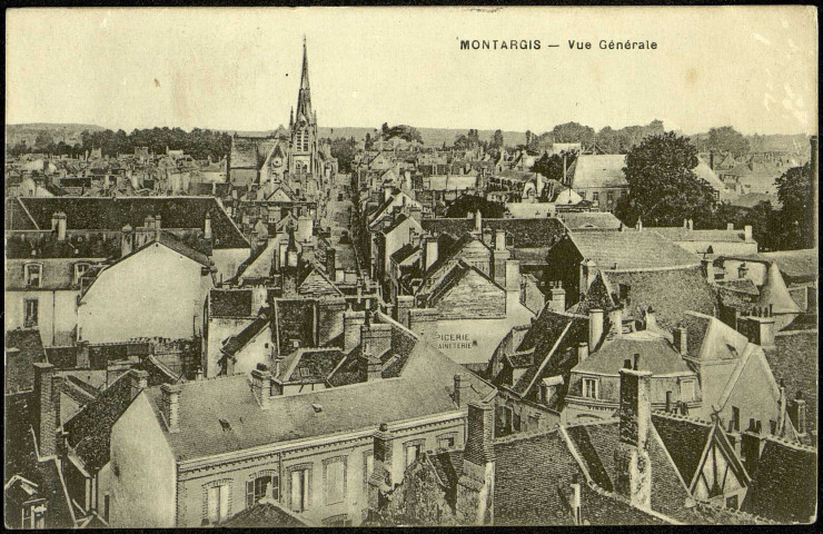 Carte postale intitulée "Montargis. Vue générale". Correspondance de Raymond Paillart à sa femme Clémence