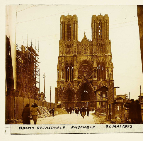 Reims. La cathédrale, vue d'ensemble