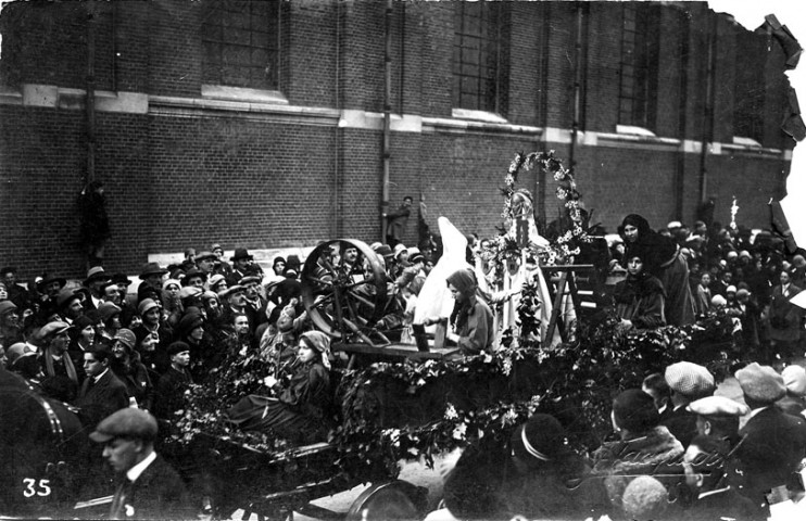 Guerre 1914-1918. Une procession en l'honneur de Notre-Dame de Brebières