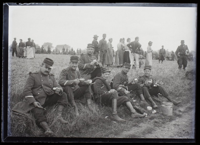 Manoeuvres de septembre 1902 - 72e de ligne près d'Essertaux