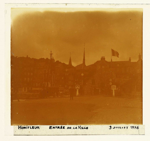 Honfleur (Calvados). Entrrée de la ville