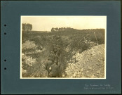 Près de Fontaine-les-Cappy (Somme). Défilé de prisonniers allemands remontant un boyau